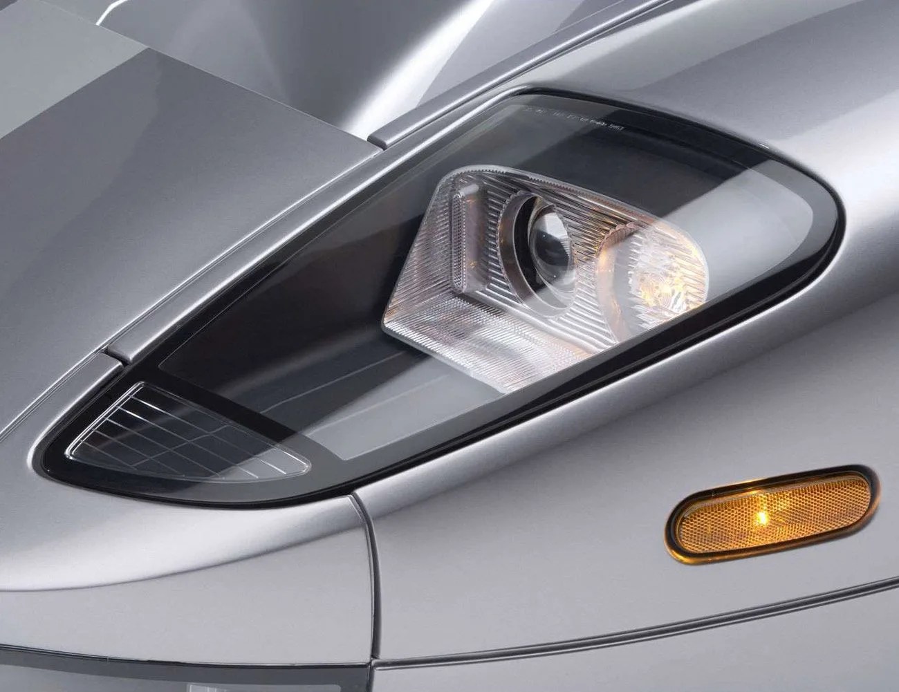 Best-Headlights-Gear-Patrol-Ford-GT-1