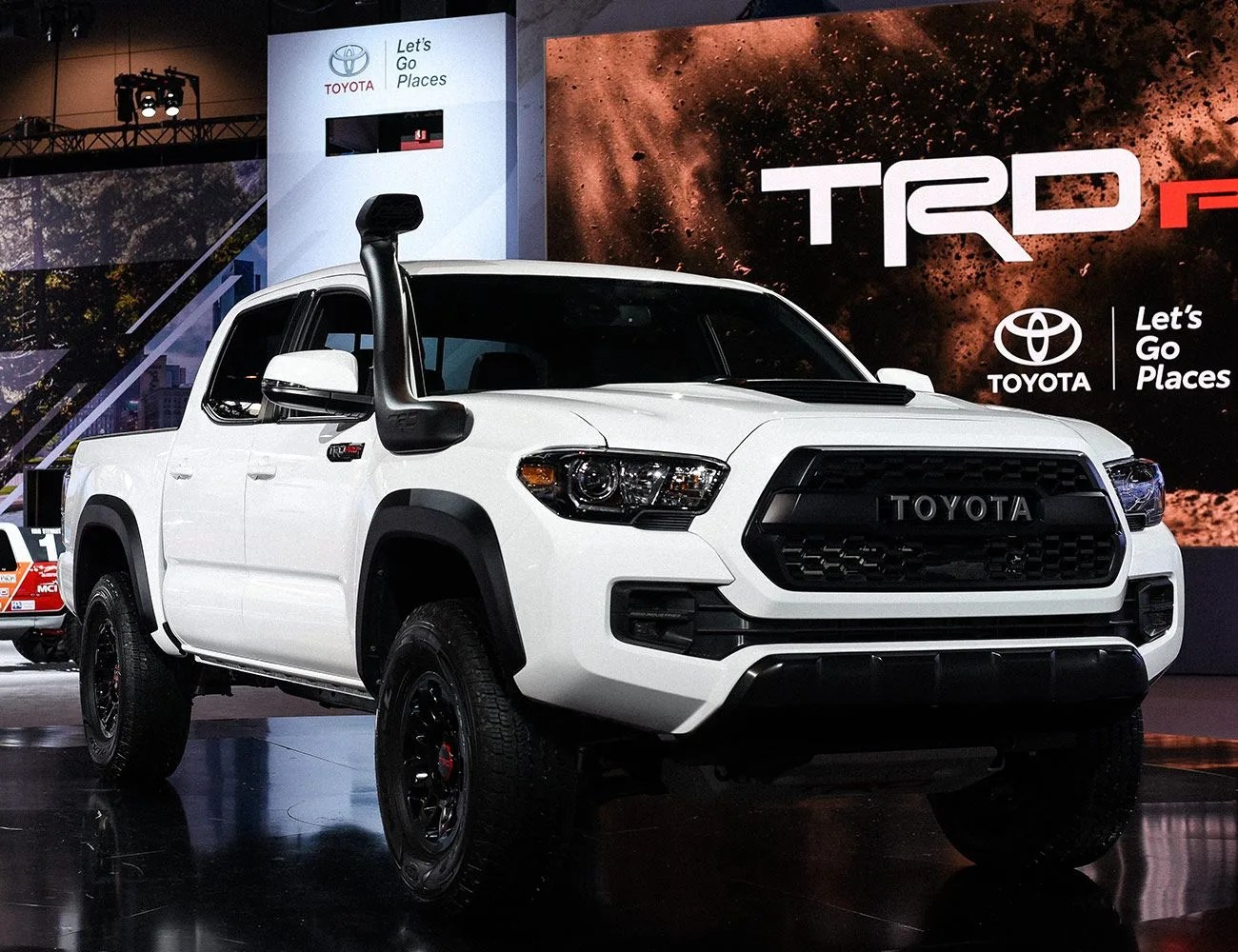 Best-of-Chicago-Autoshow-2018-gear-patrol-Toyota-Tacoma-TRD-Pro