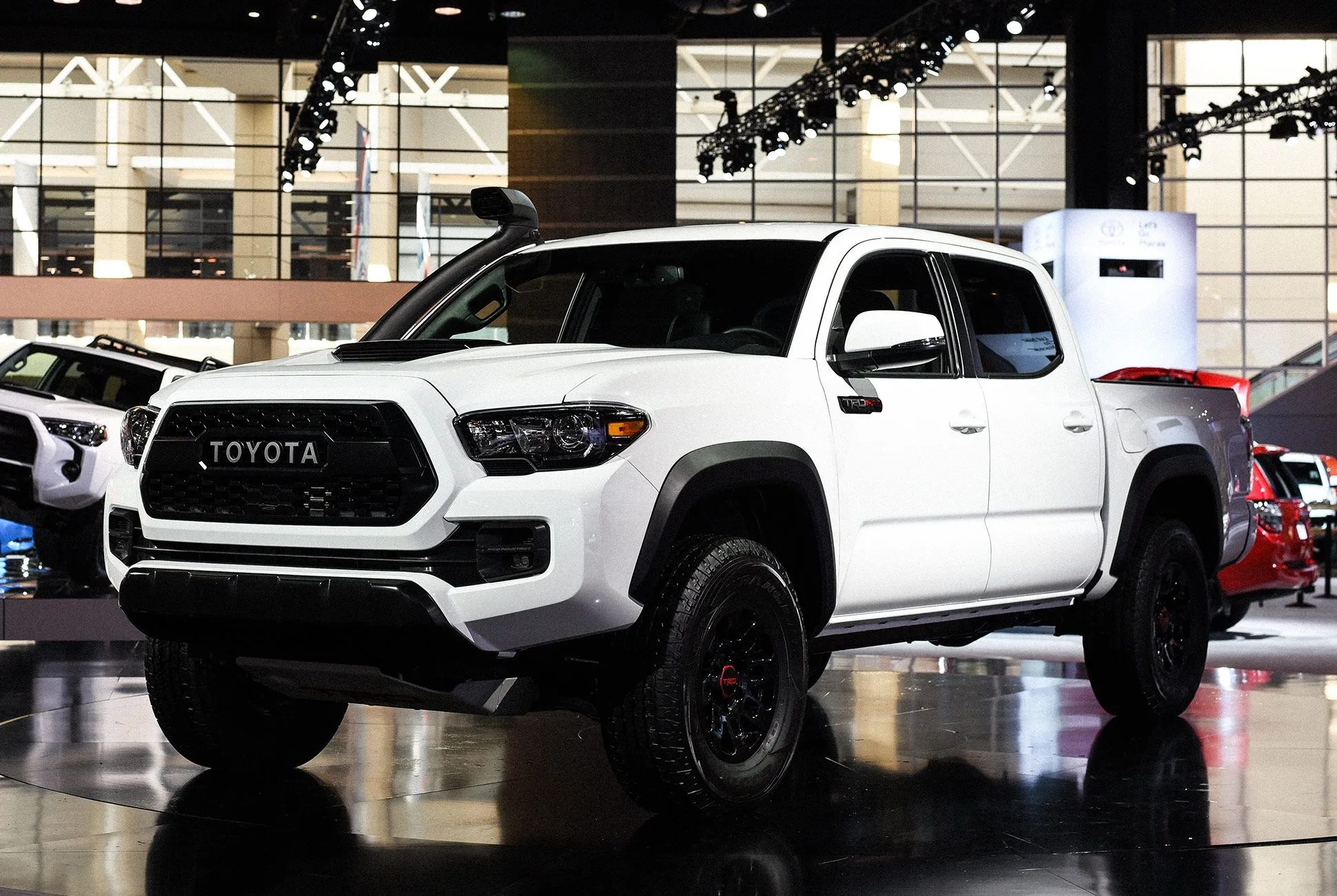 Best-of-Chicago-Autoshow-2018-gear-patrol-lead-full