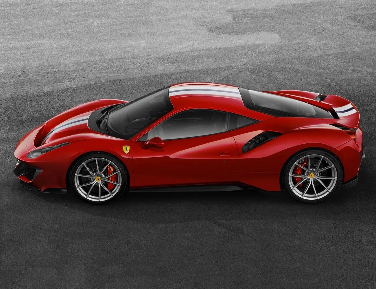 Geneva-Motorshow-2018-Preview-gear-patrol-Ferrari-488-Pista