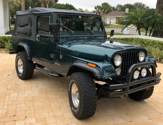Jeep-Scrambler-gear-patrol-full-featured