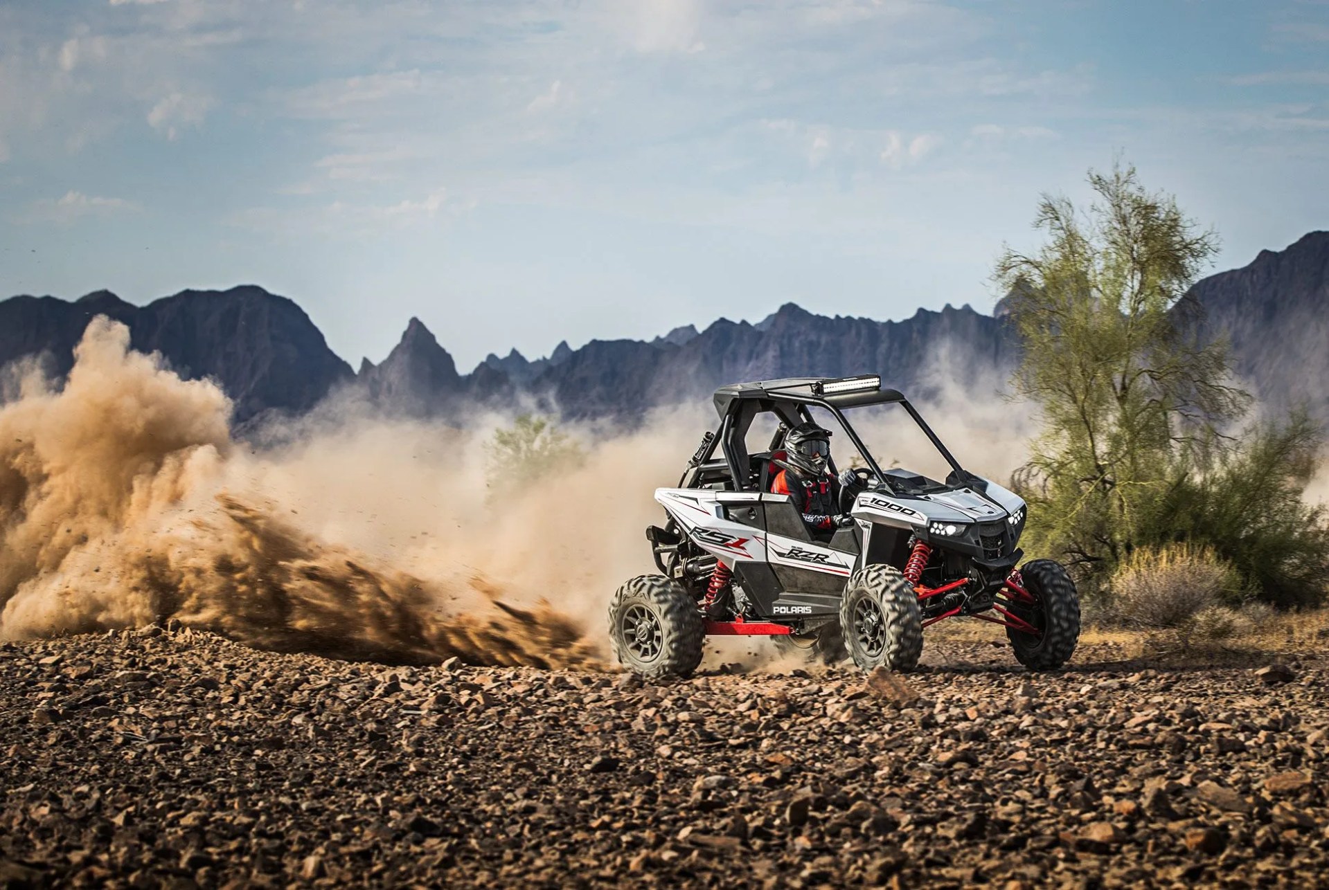 RXR-RS1-gear-patrol-full-lead