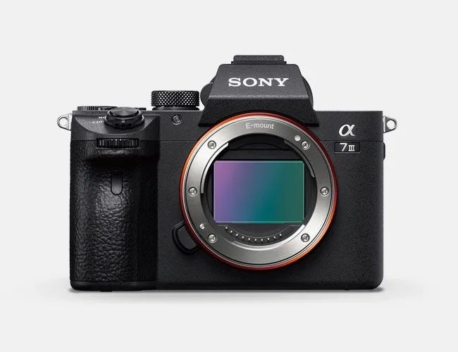 Sony-A7III-gear-patrol-full-featured-2