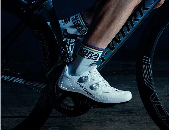 Sworks-Helmet-and-Shoes-gear-patrol-full-featured