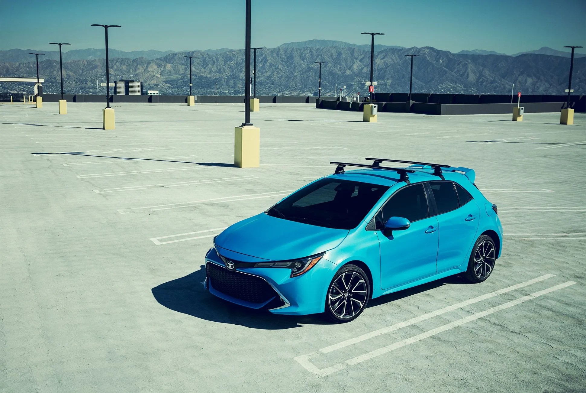 2019-Toyota-Corolla-Hatchback-gear-patrol-full-lead