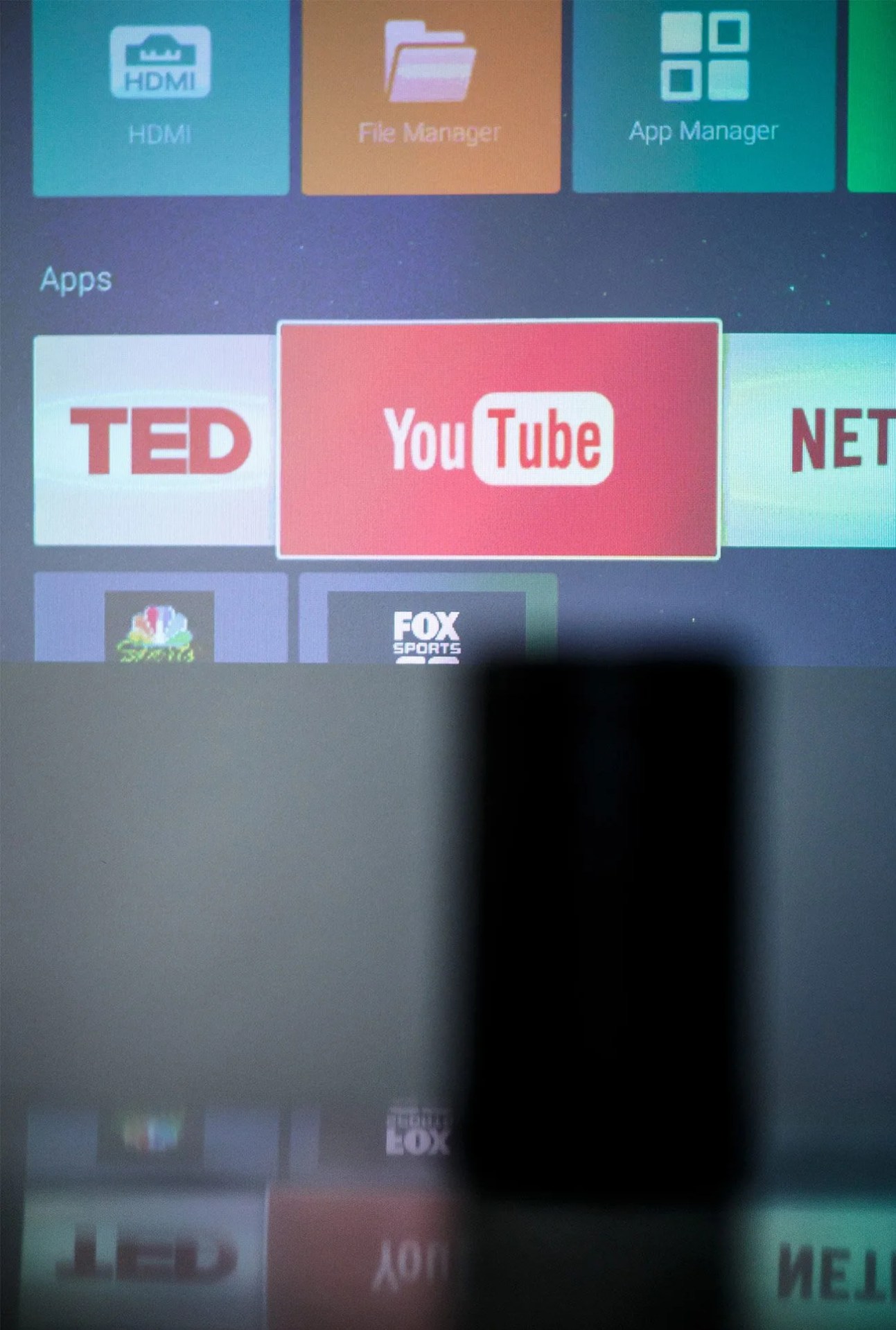 Anker-Nebula-Capsule-gear-patrol-ambiance-2