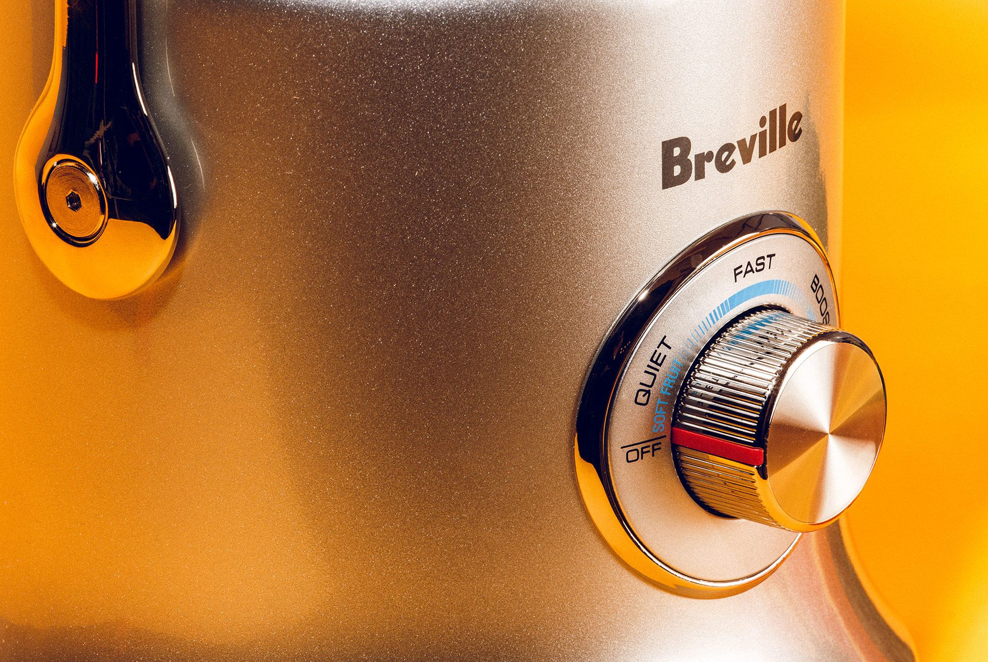 Breville’s New Juicer Solves a Major Problem. And It’s DeadEasy to
