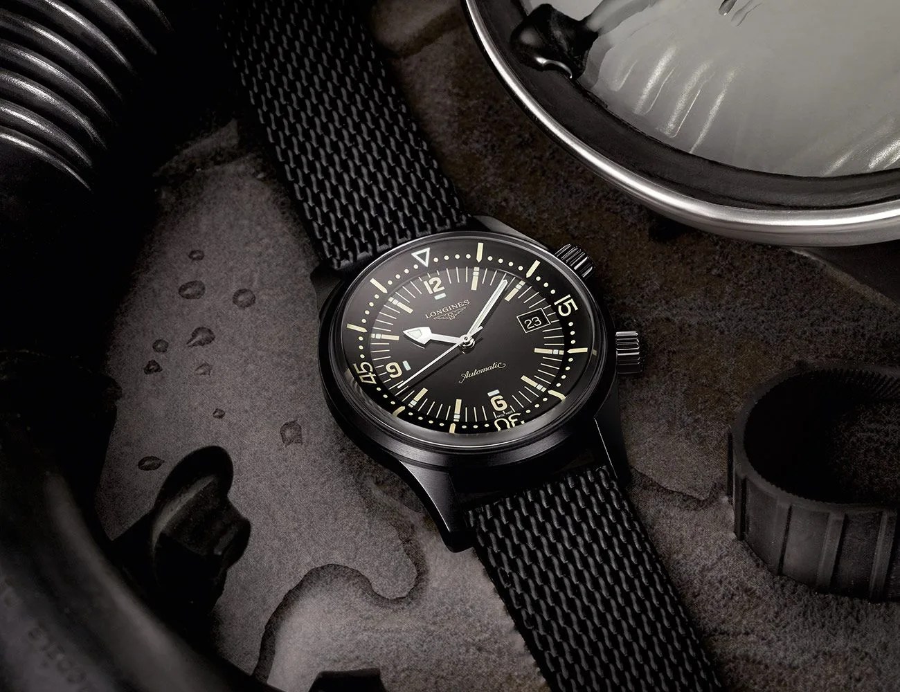 Longines-Diver-in-Black-gear-patrol-full-featured