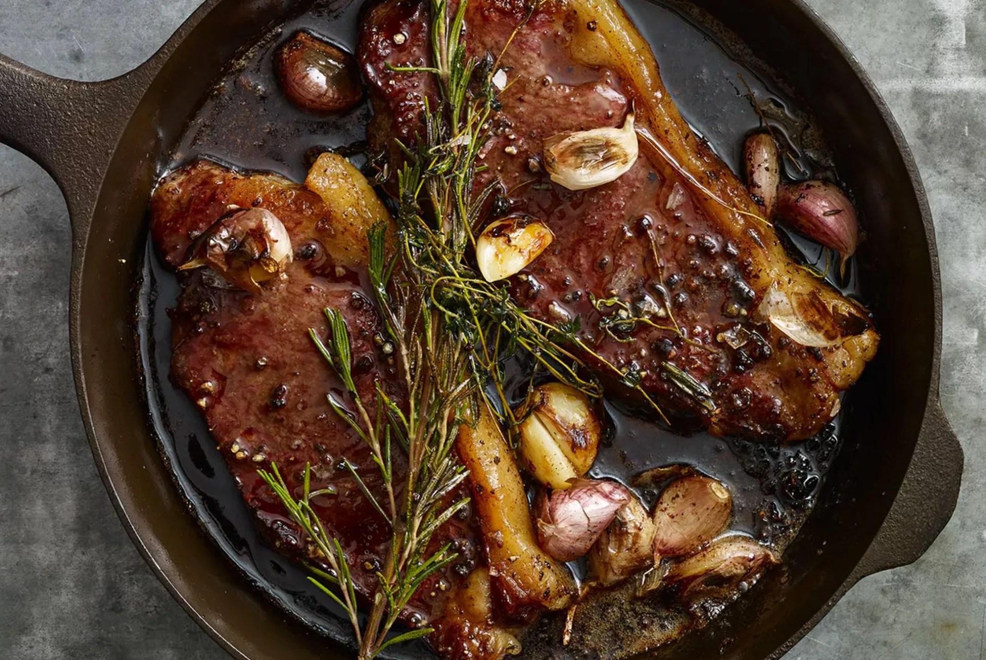 THE-FIELD-CAST-IRON-SKILLET-gear-patrol-full-lead