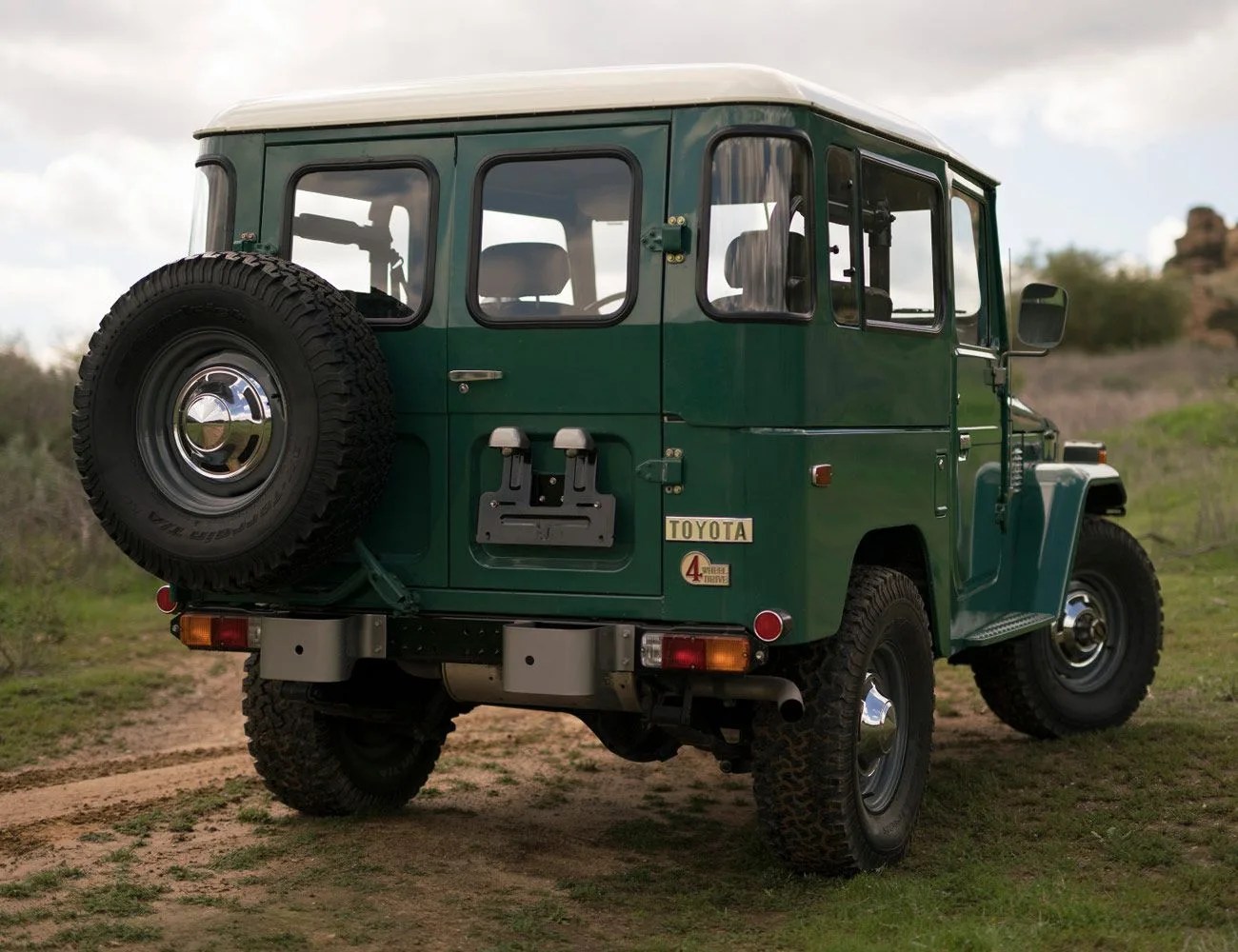 Found-5-Low-Mileage-Off-Roaders-gear-patrol-1978-Toyota-Land-Cruiser-FJ40-1