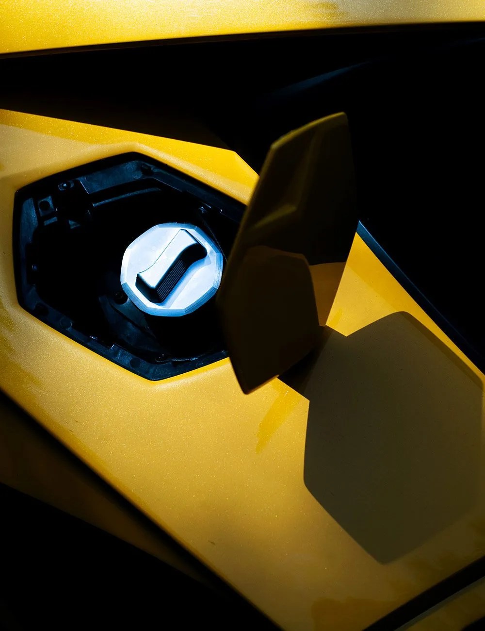 Lamborghini-Aventador-S-Roadster-Photo-Essay-gear-patrol-4