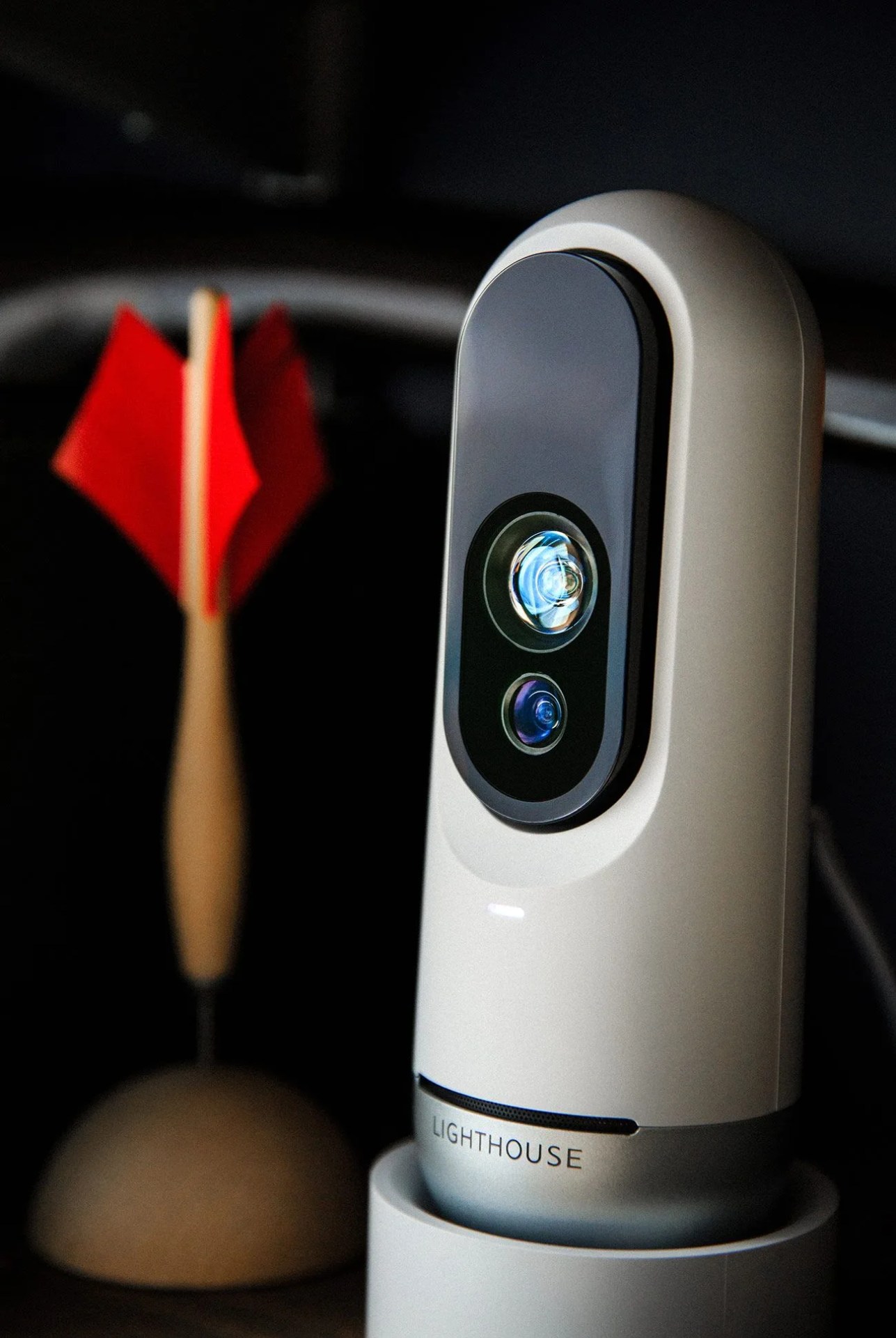 Light-House-AI-Security-Camera-gear-patrol-ambiance-2