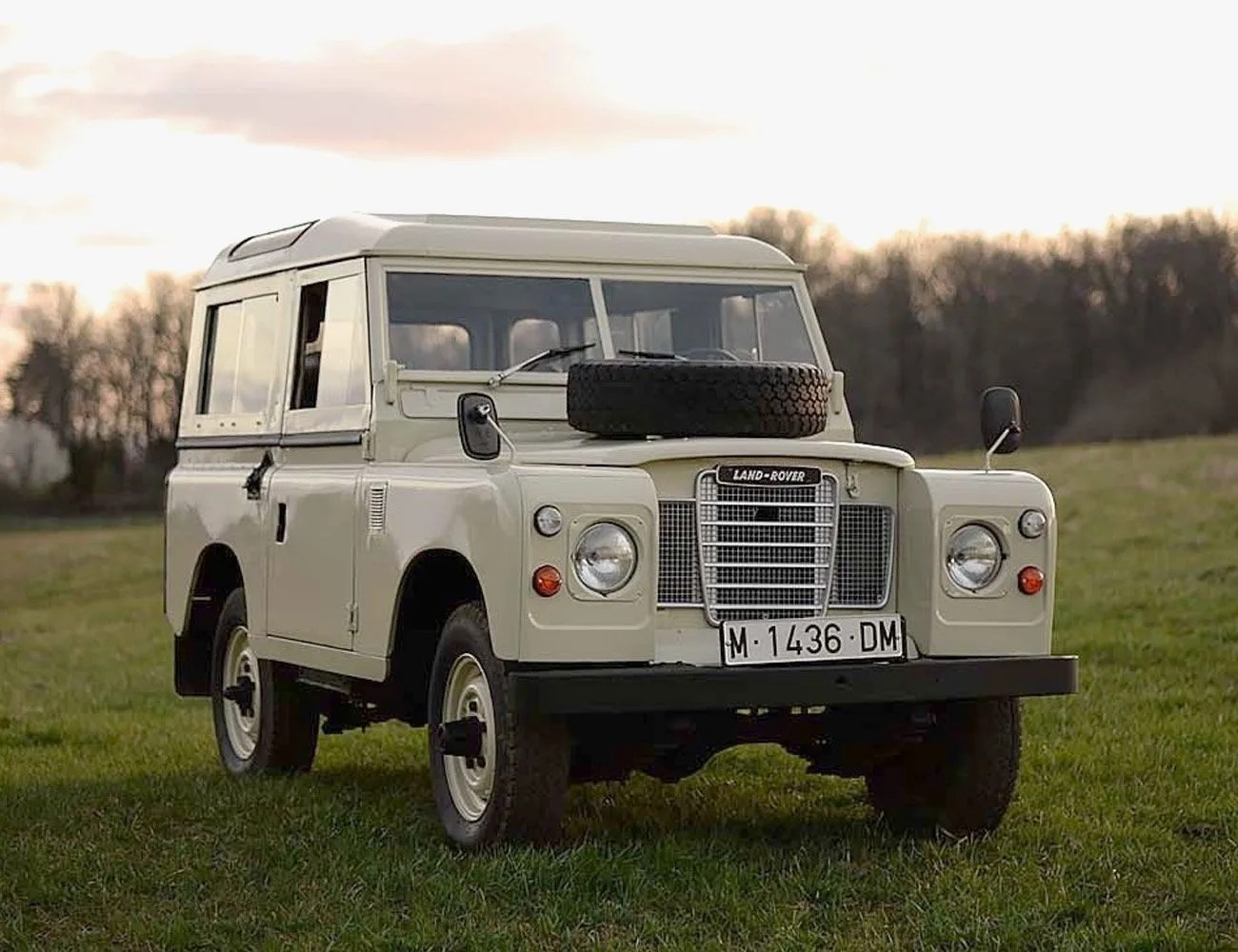 Tax-Return-Splurge-gear-patrol-Land-Rover-Defender-III-Santana