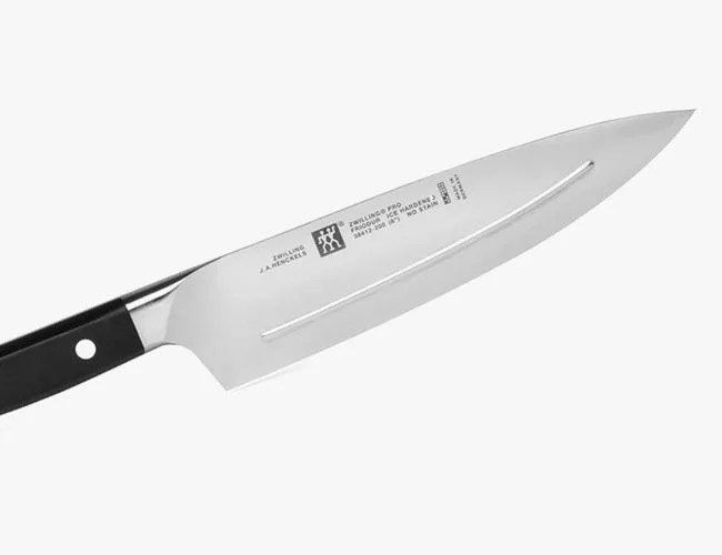 Zwilling-Pro-8-Inch-Smart-Ridged-Knife-gear-patrol-lead-feature