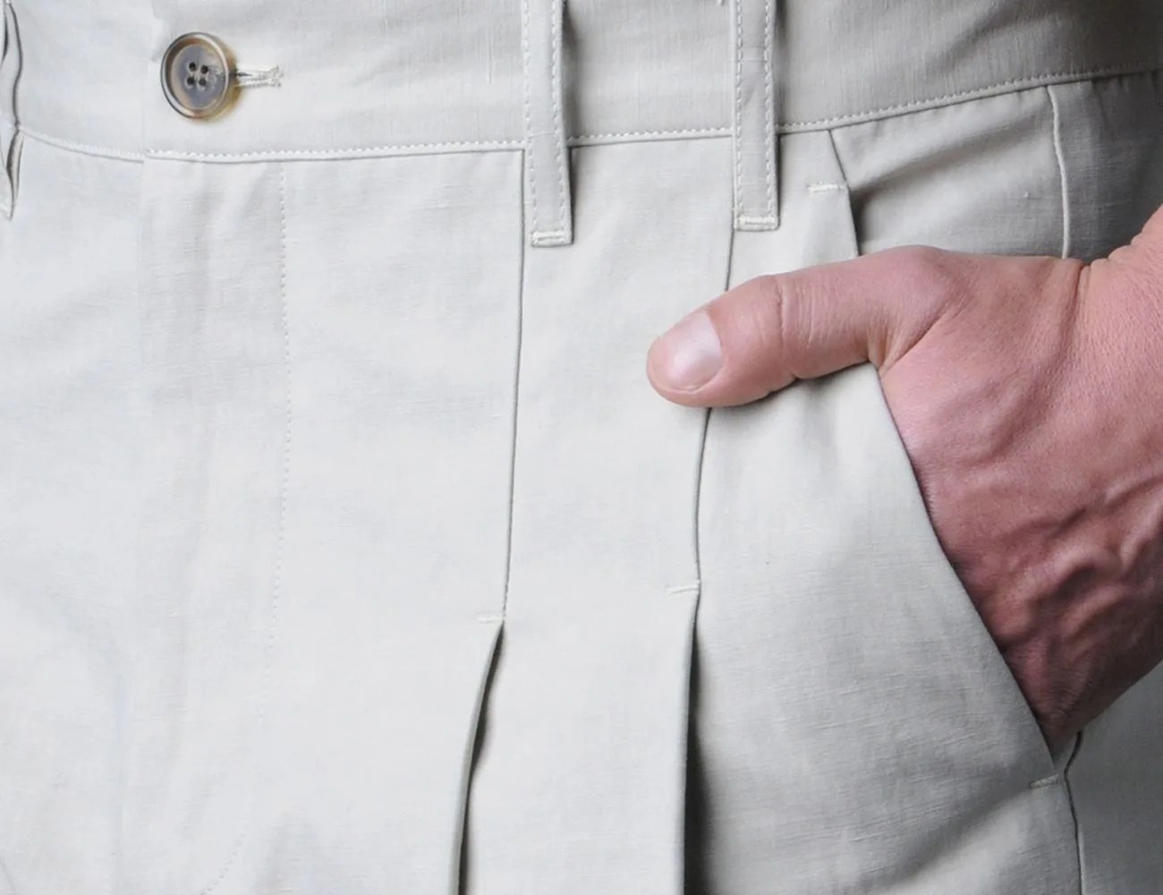 gear-patrol-unionmade-studio-nicholson-slub-double-pleat-pant