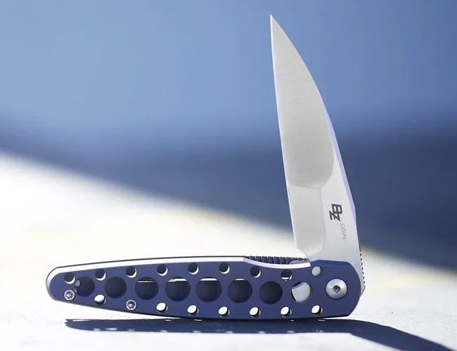 Brad-Zinker-Dogtooth-Knife-gear-patrol-lead-feature