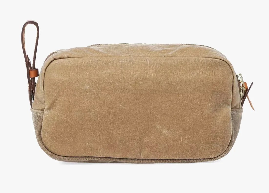 FDGG-gear-patrol-globetrotter-tanner-goods-dopp-Kit