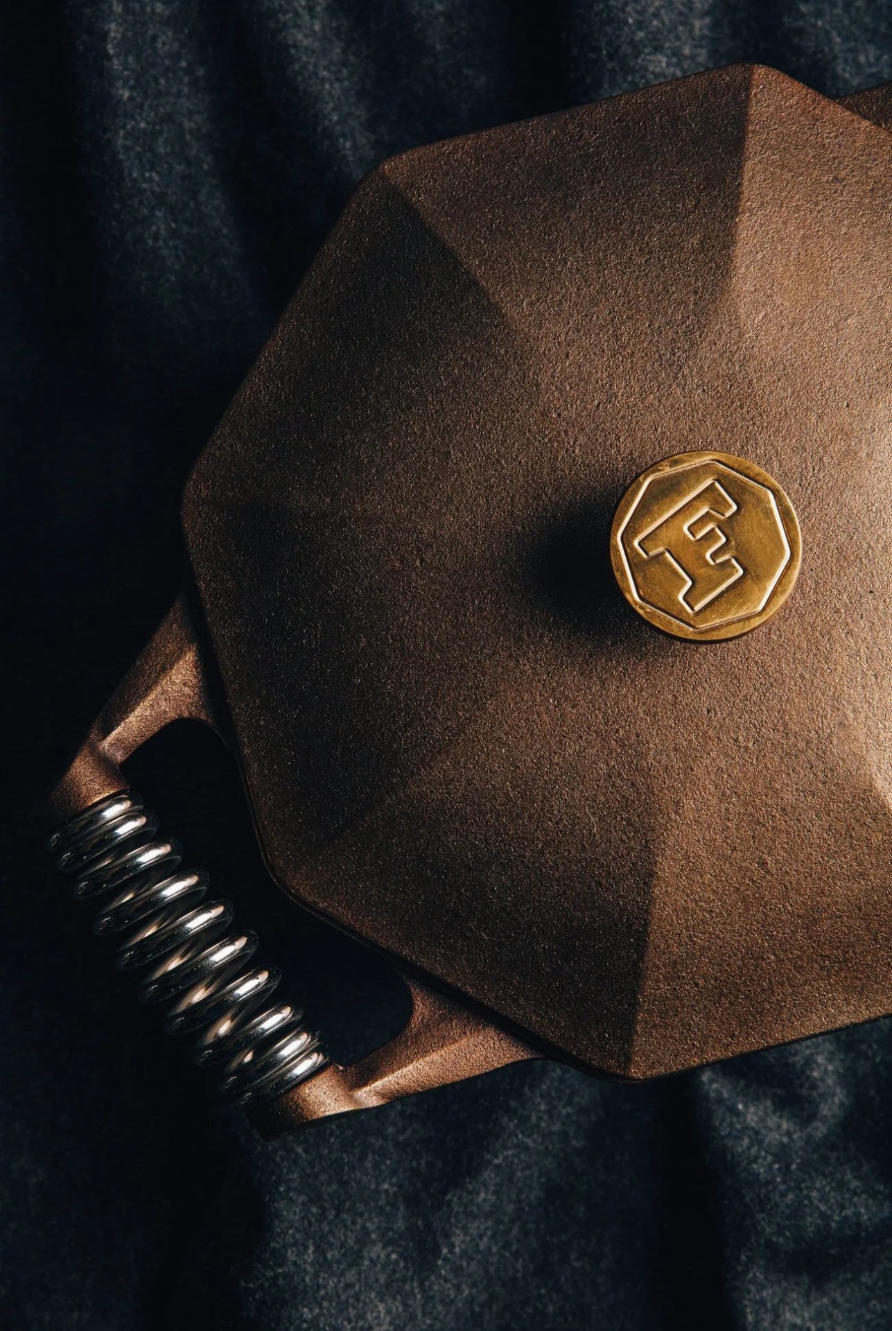 Finex-Dutch-Oven-Review-Gear-Patrol-Ambiance-1