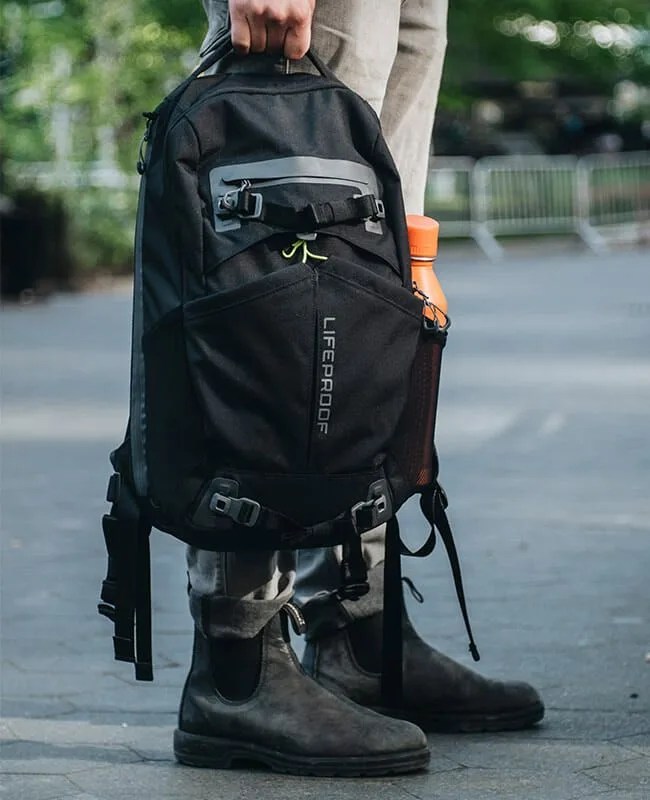 Lifeproof-Backpack-gear-patrol-ambiance