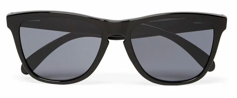 Mr-Porter-Sunglasses-Sale-gear-patrol-Oakley
