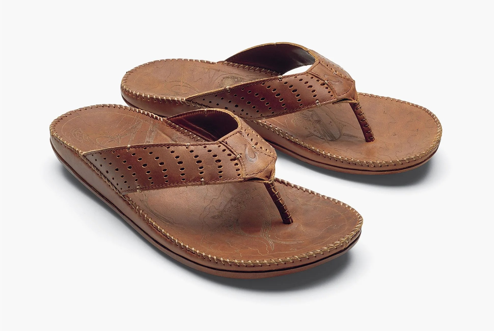 olukai-hoe-gear-patrol-full-lead