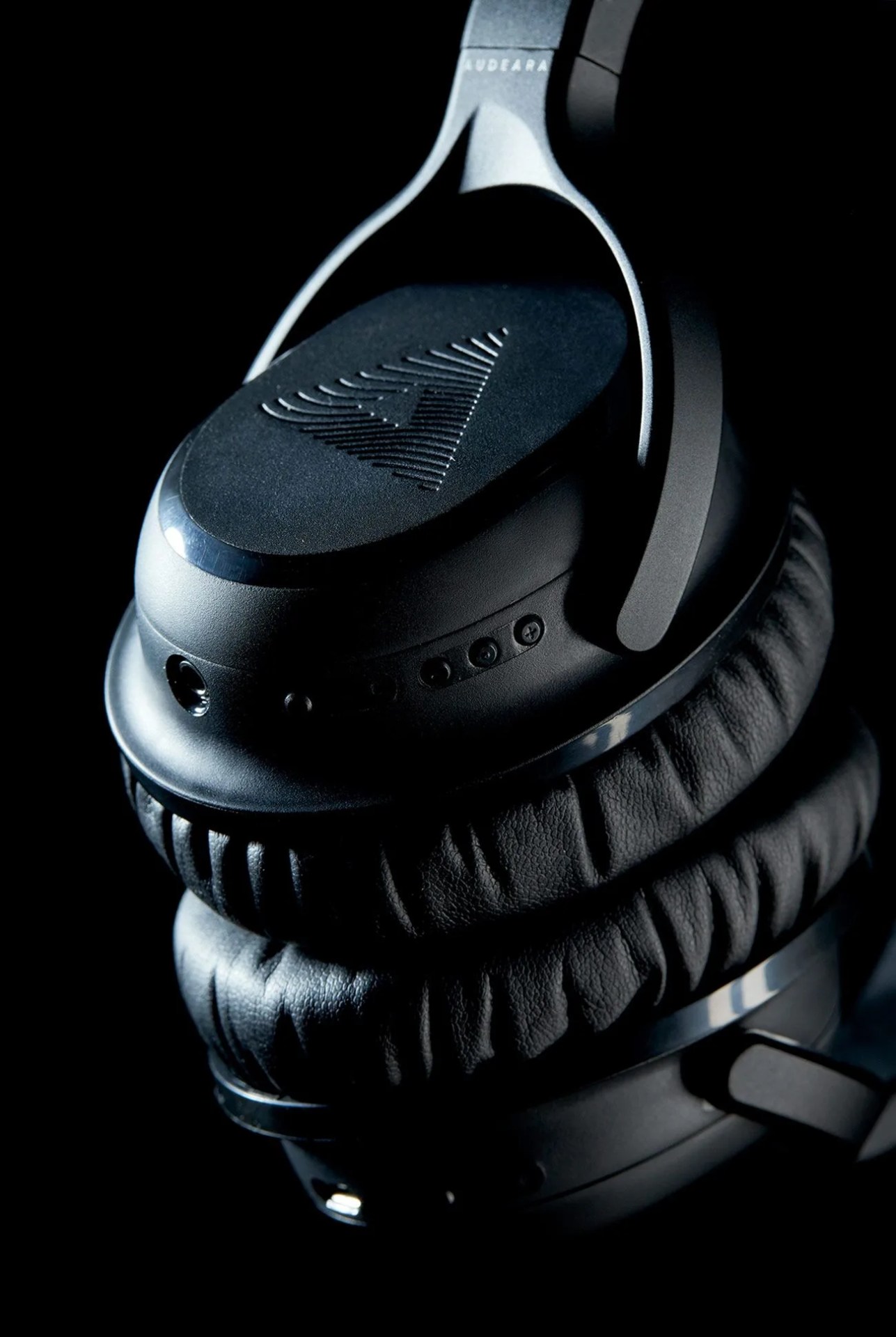 Audeara-Headphones-gear-patrol-body