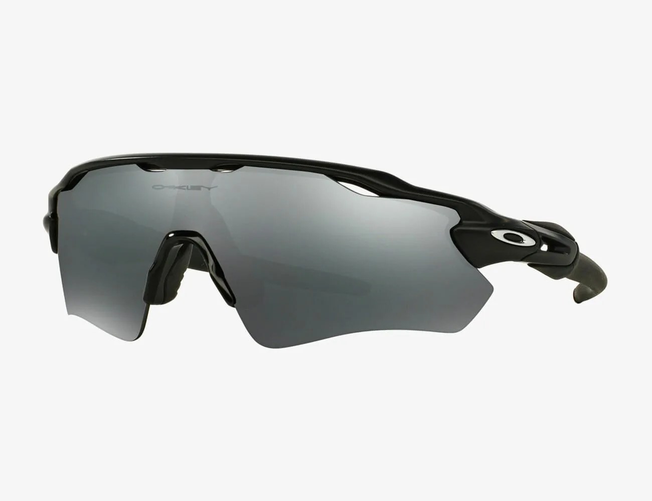 Everything-The-USA-Top-Triathlete-Packs-in-Her-Gym-Bag-gear-patrol-Oakley-Radar