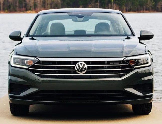 2019-Volkswagen-Jetta-Review-gear-patrol-lead-feature-v2