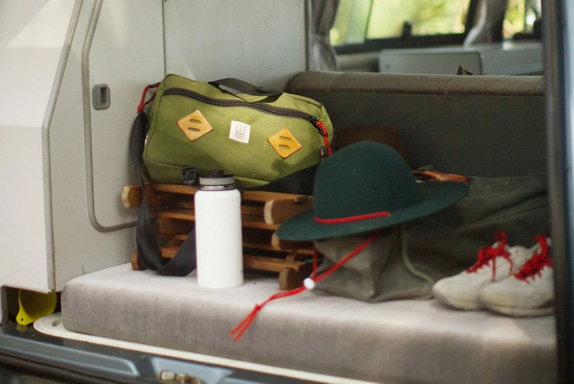 The-Best-Everyday-Briefcases-for-the-Casual-Worker-gear-patrol-full-lead