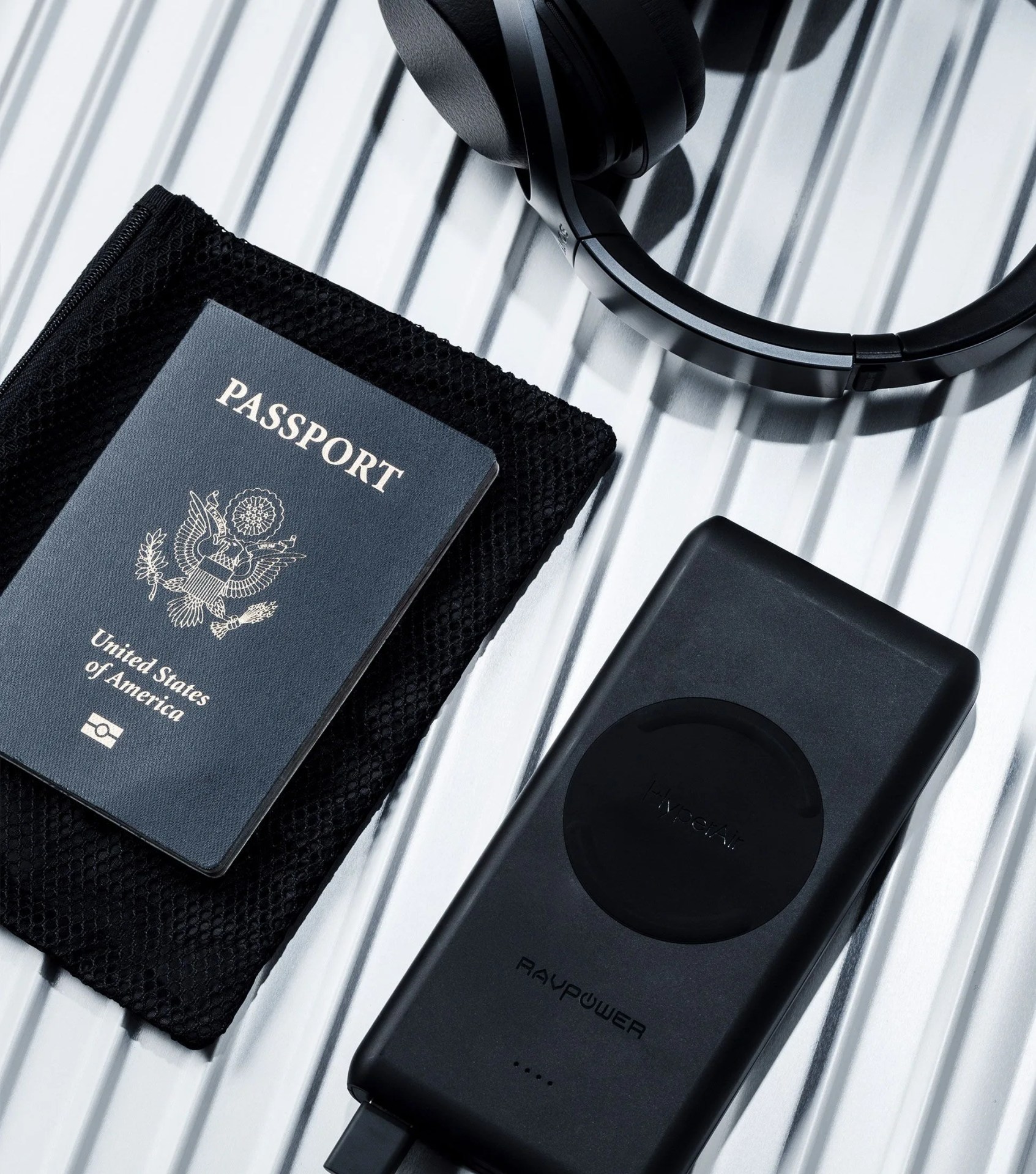 best-travel-essentials-2018-gear-patrol-02