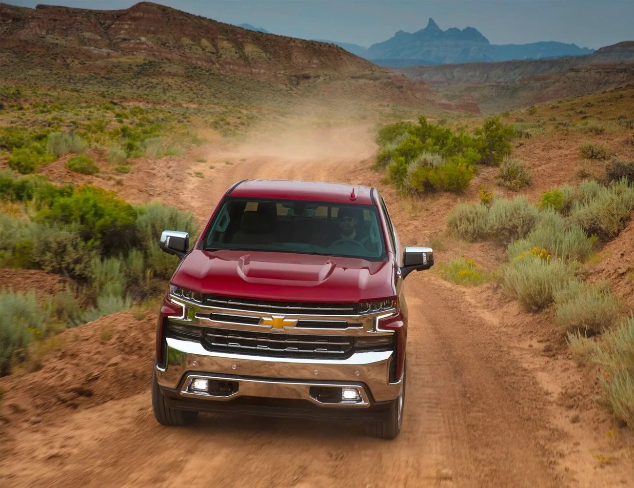 2019-Silverado-Gear-Patrol-Dirt-Road