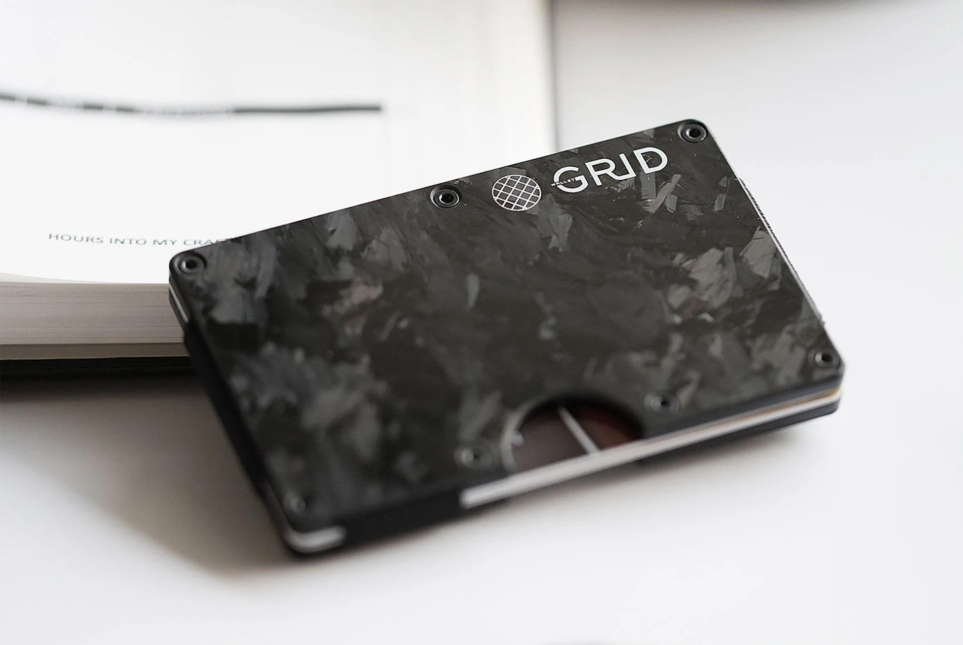 DON-gear-patrol-grid-wallet-full-lead