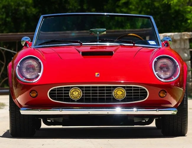Ferris-Bueller-Ferrari-Replica-Auction-gear-patrol-full-featured