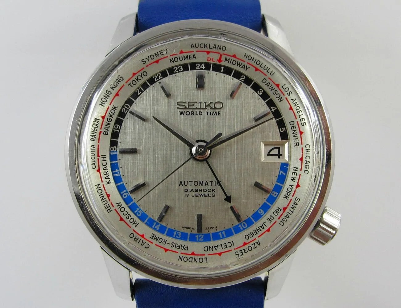 Seven-Watches-Our-Staffers-Are-Obsessing-Over-Right-Now-gear-patrol-Seiko-World-Time-6217-7000