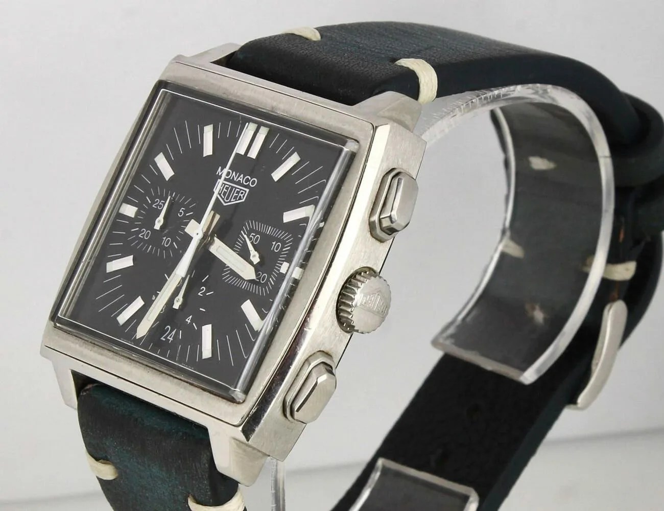 Seven-Watches-Our-Staffers-Are-Obsessing-Over-Right-Now-gear-patrol-TAG-Heuer-Monaco