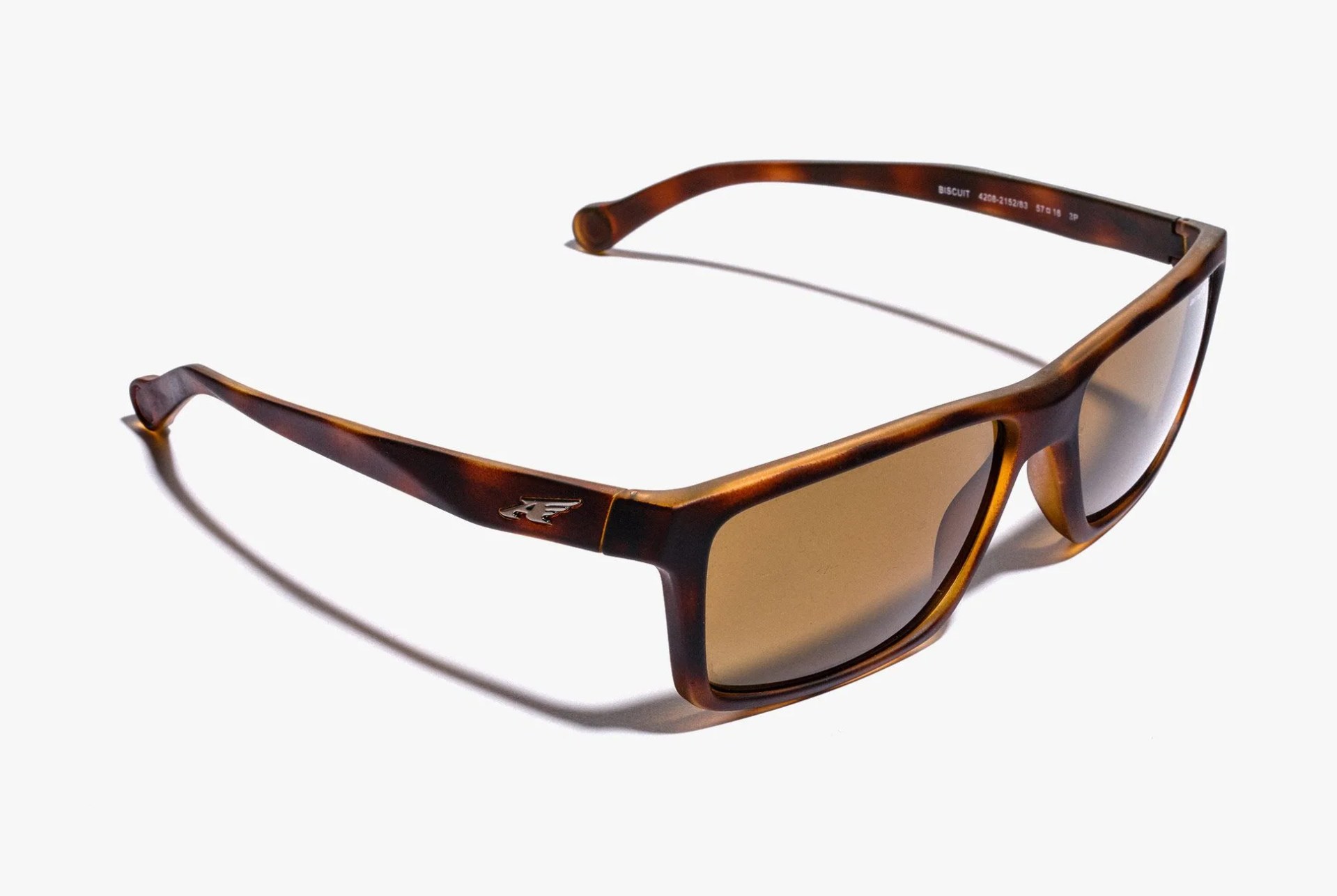 The-Sport-Sunglasses-Our-Staff-Swear-By-gear-patrol-Tucker