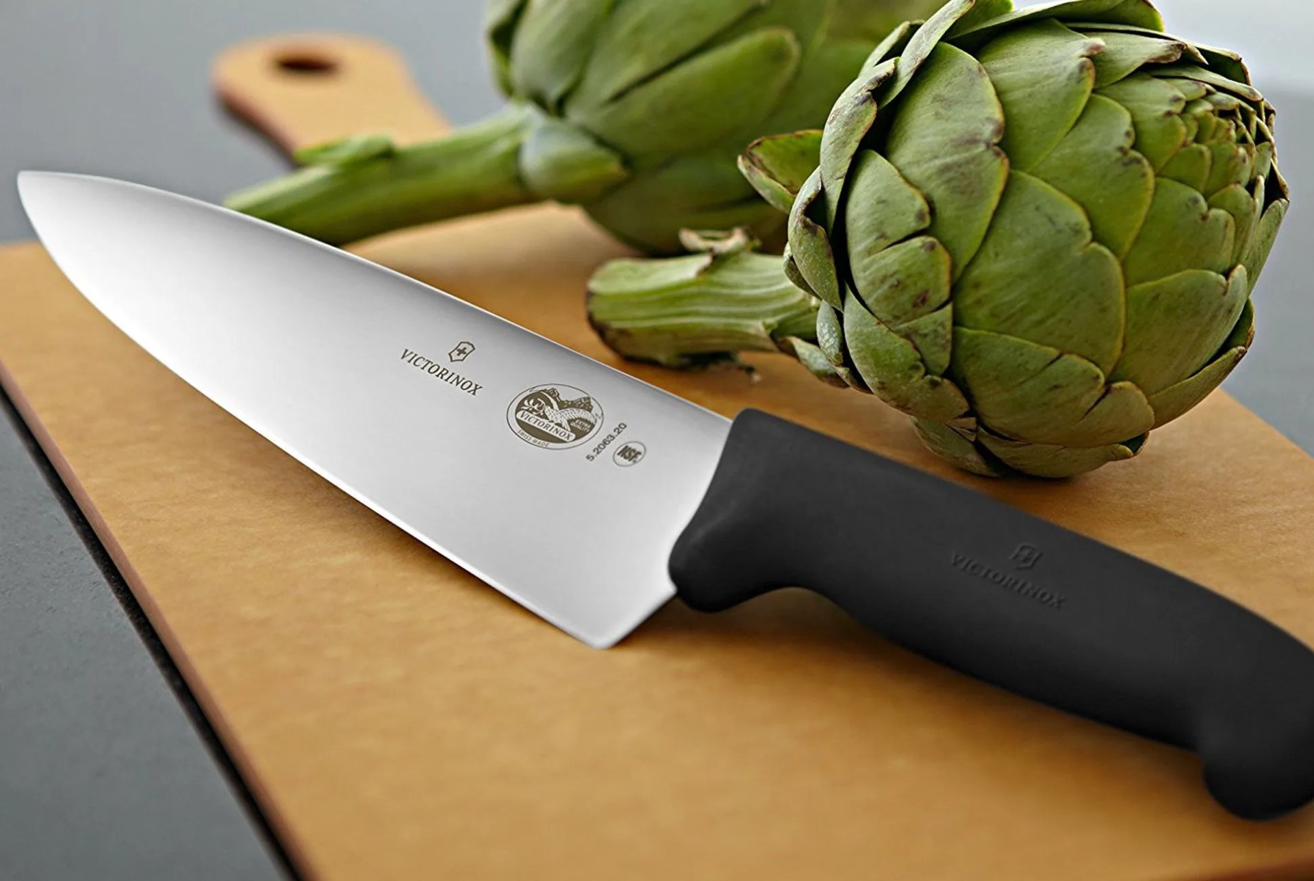 gear-patrol-victorinox-fibrox-lead-full