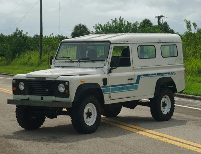 1987-Land-Rover-110-gear-patrol-feature