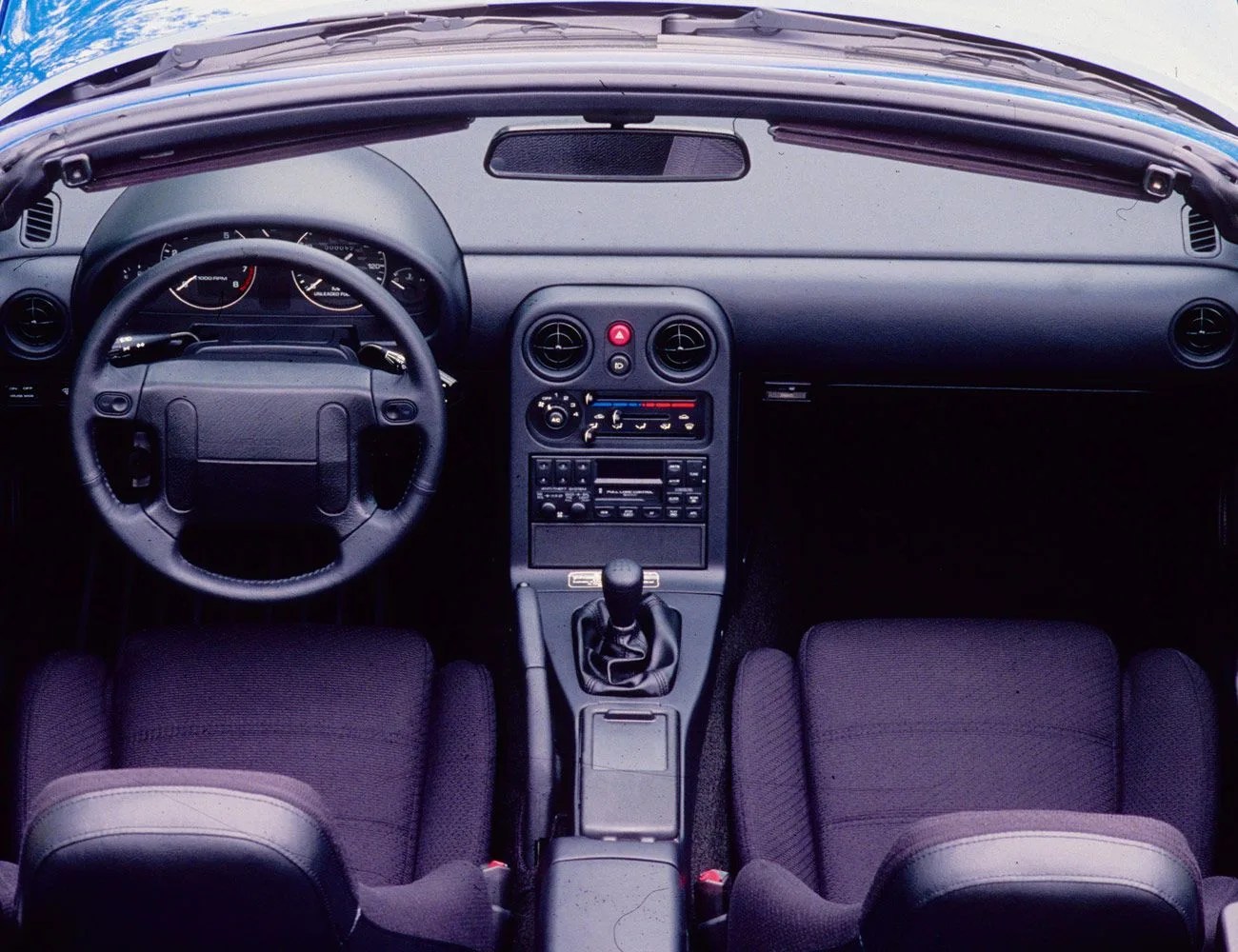 NA-Miata-Buying-Guide-gear-patrol-ambiance-3