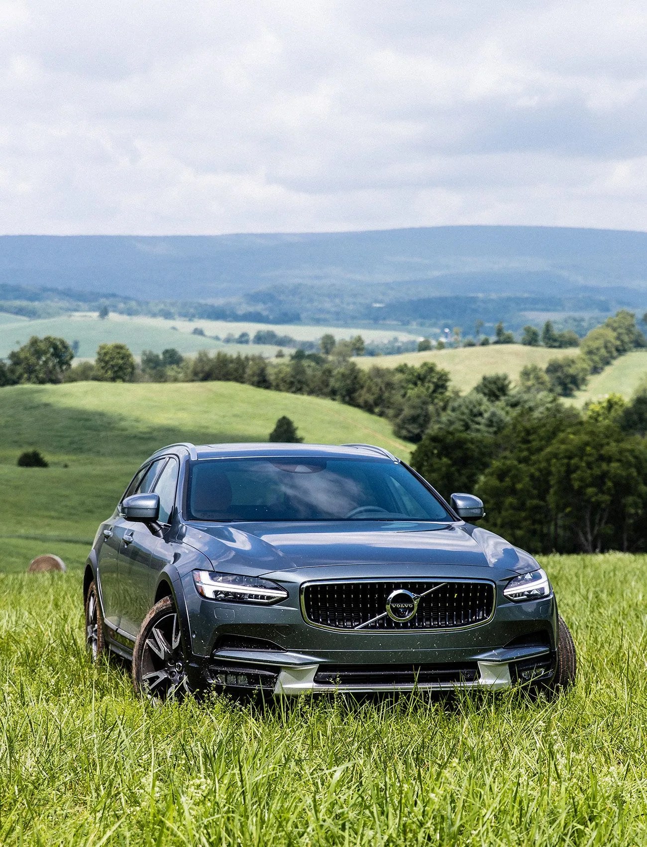 Volvo-V90-Cross-Country-Editors-Choice-gear-patrol-ambiance