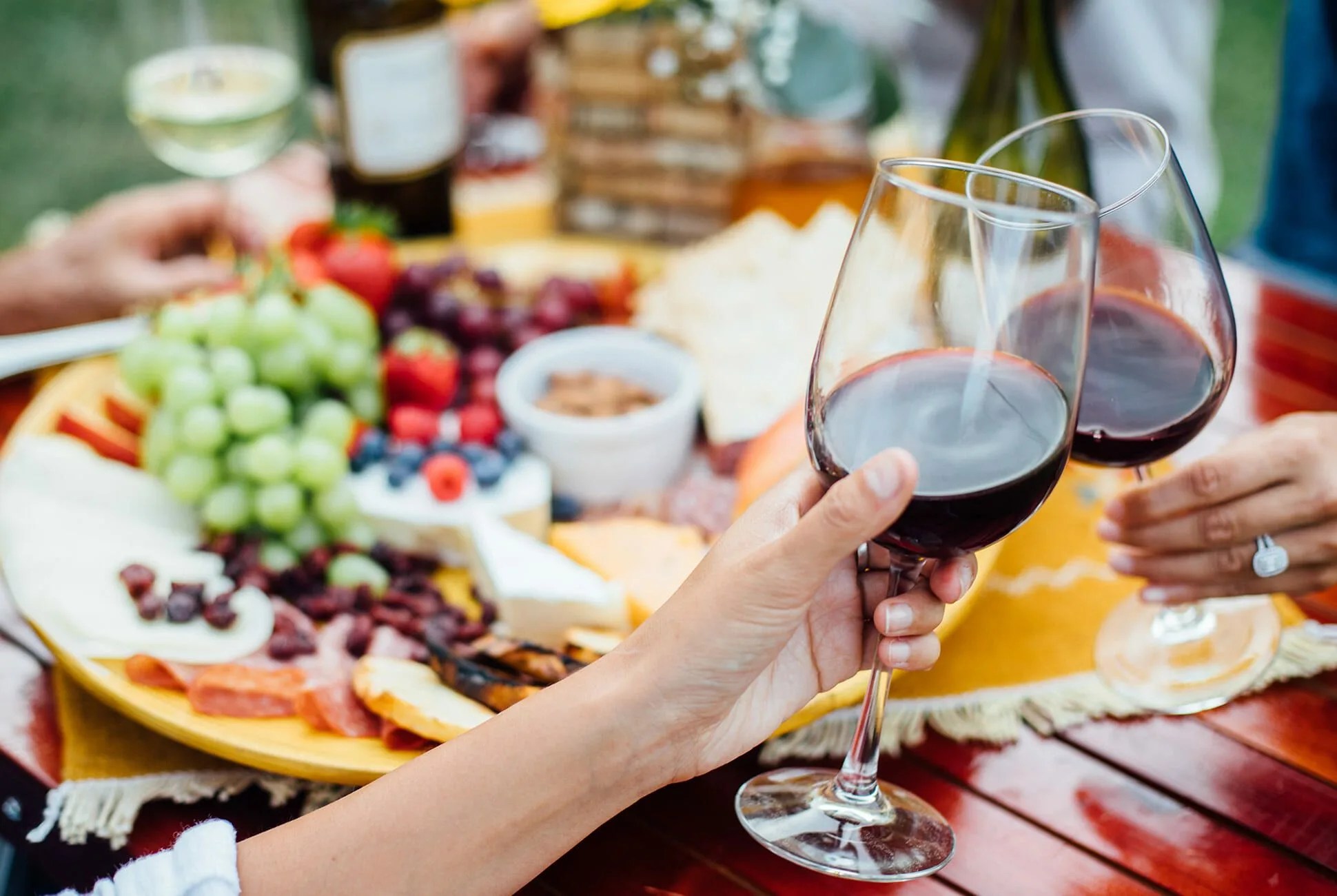 Gold-Wine-Club-gear-patrol-full-lead-03