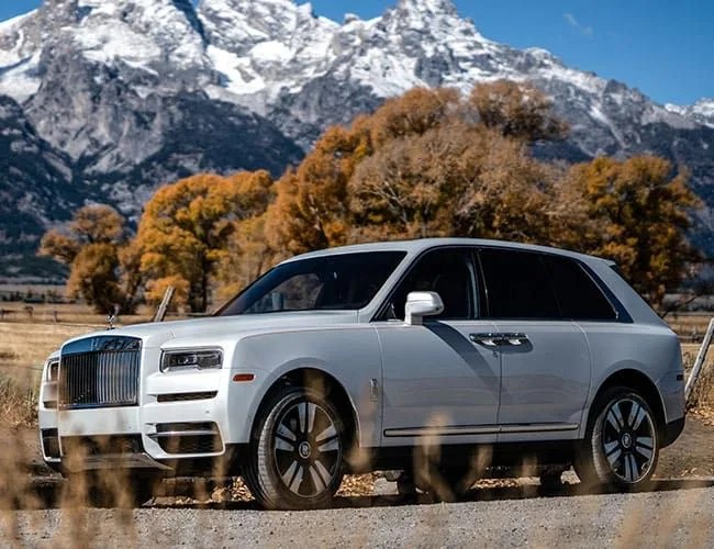 Rolls-Royce-Cullinan-Review-gear-patrol-lead-feature