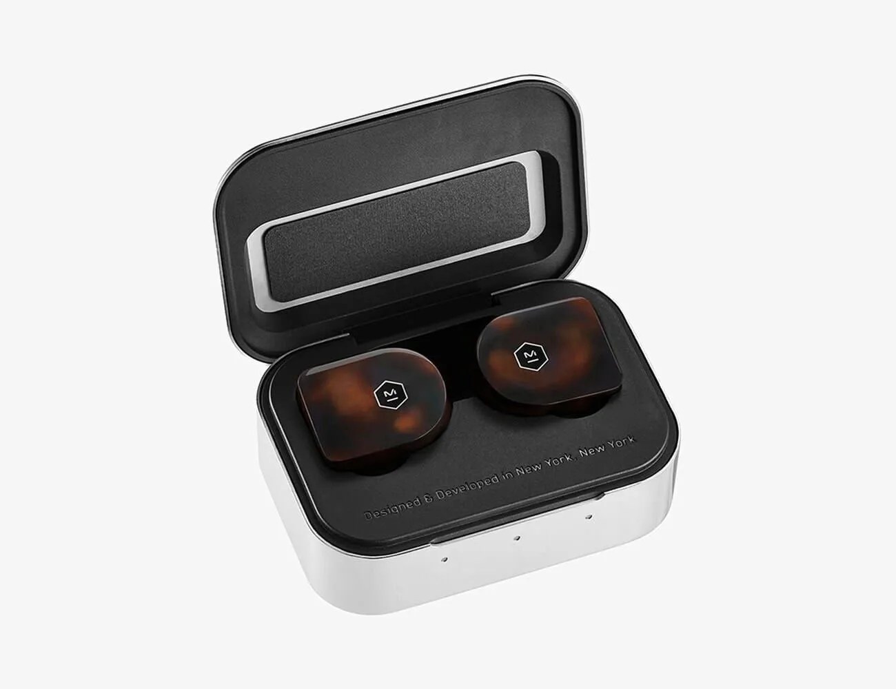 Best-Gifts-for-the-Techie-gear-patrol-Master-Dynamic-MW07