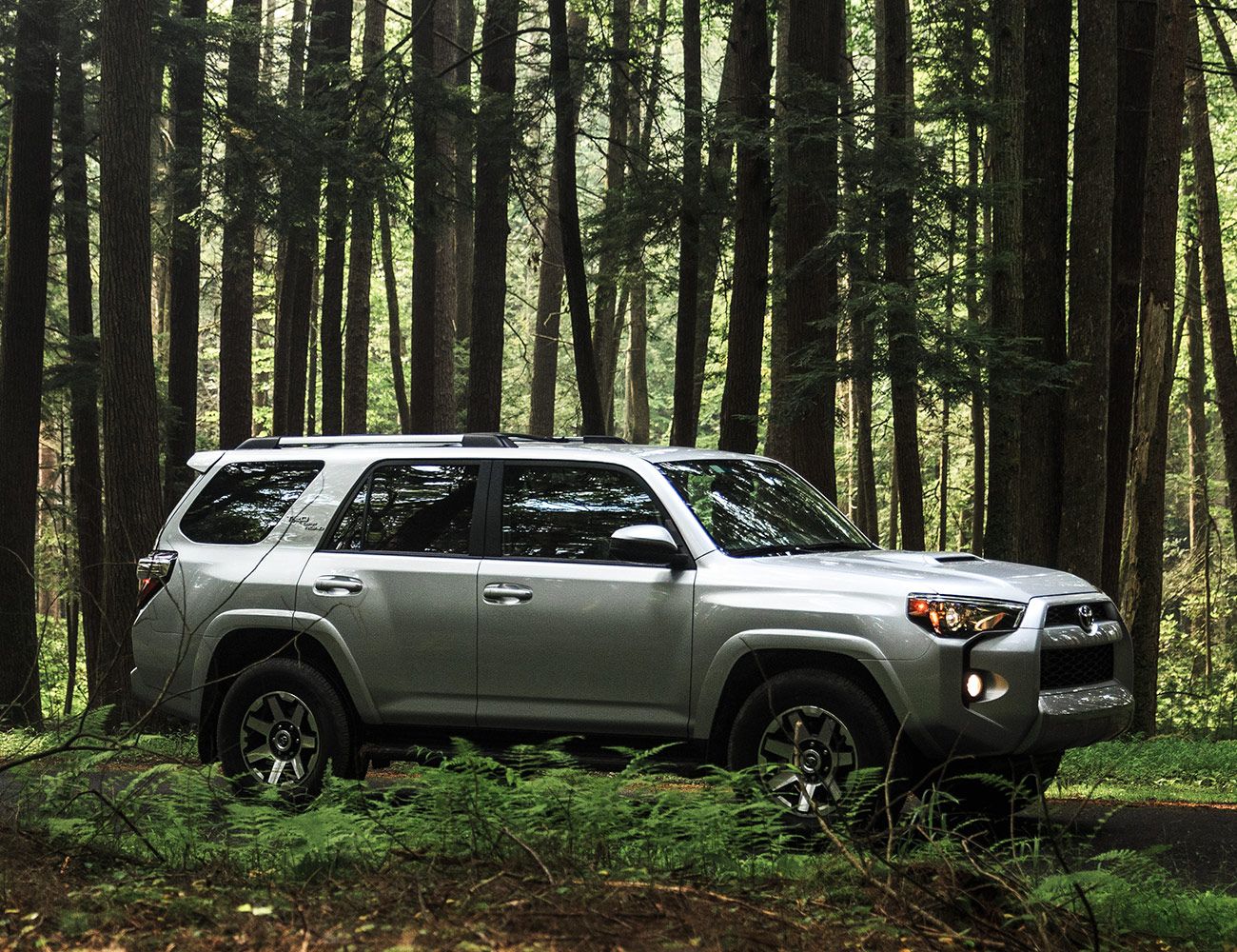 Best-SUVs-to-Buy-in-2018-Under-50-000-gear-patrol-2018-Toyota-4Runner.jpg