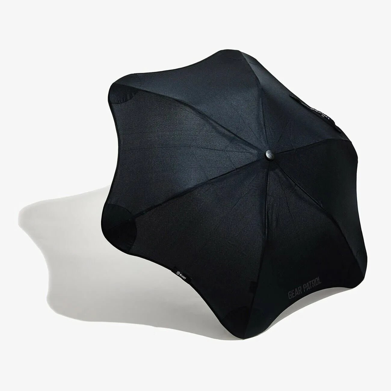 Matte-Black-Friday-GP-Store-gear-patrol-GP-Blunt-Metro