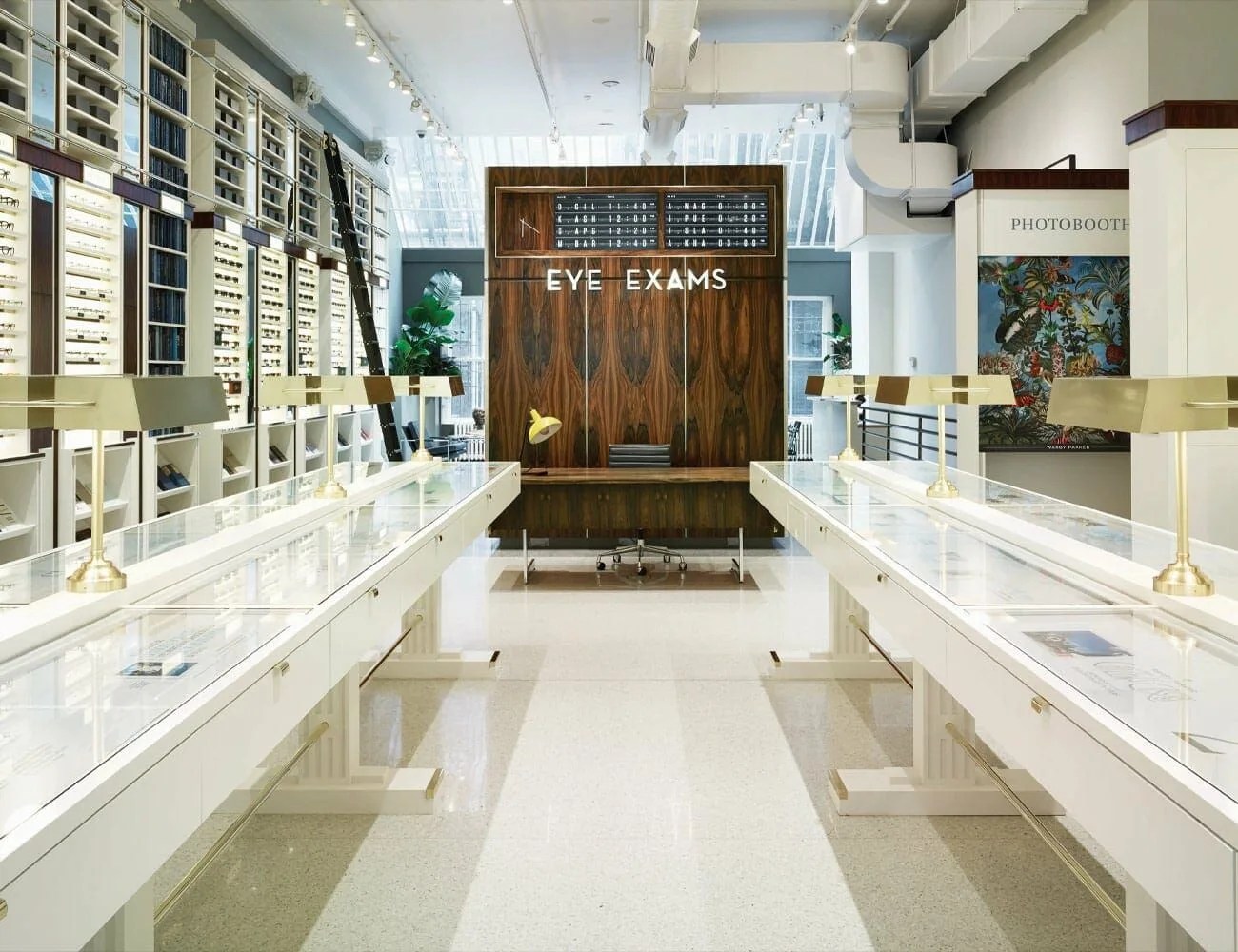 Meet-the-Stores-That-Are-Deciding-the-Future-of-Retail-Gear-Patrol-Inline-warby