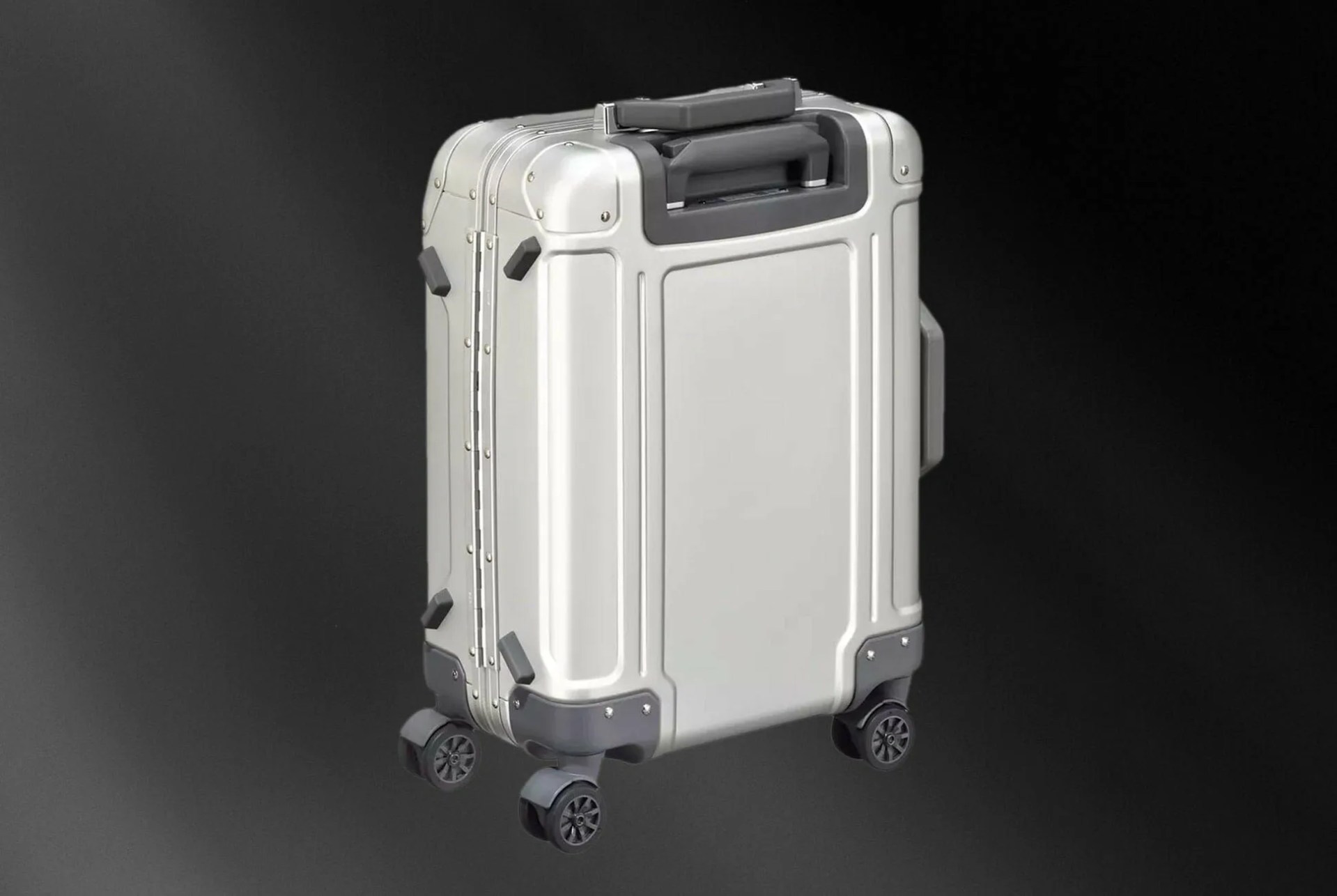 cyber monday gear patrol Zero Halliburton full lead