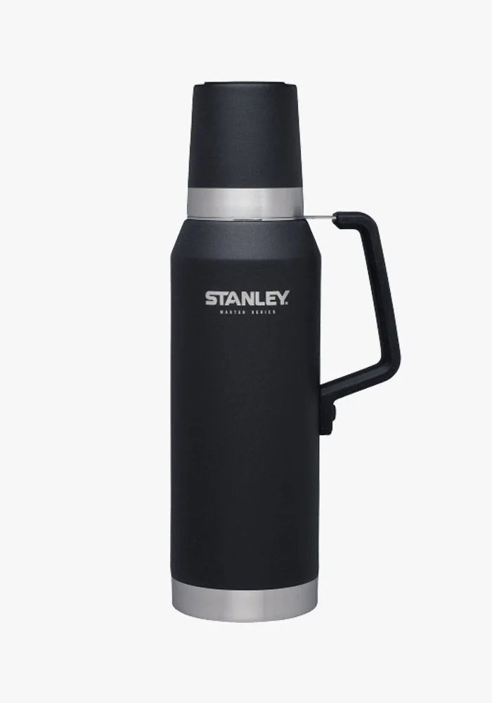 12-Guys-Cluster-gear-patrol-Stanley-Master-Series-Vacuum-Bottle