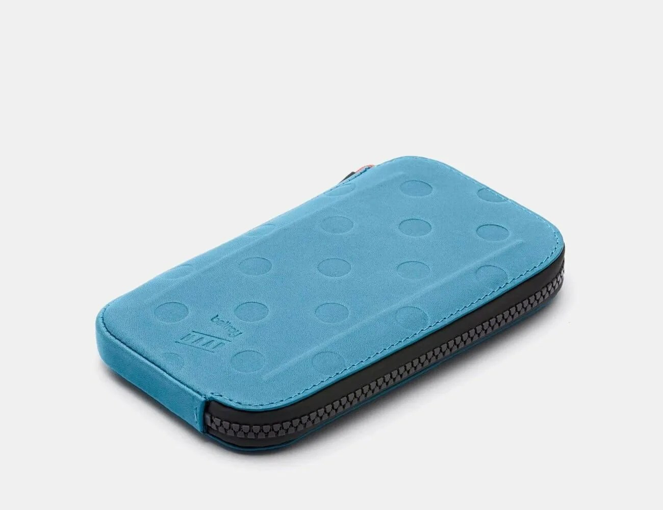 Best-Gifts-For-Cyclists-Gear-Patrol-bellroy-phone-pocket-plus