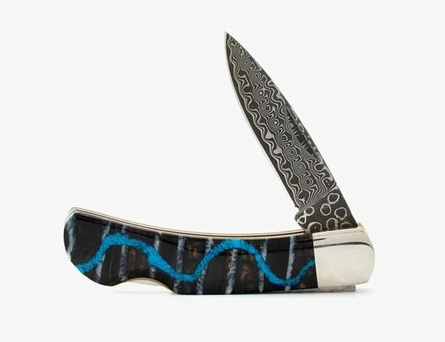 Best-Gifts-for-Adventurers-gear-patrol-knife